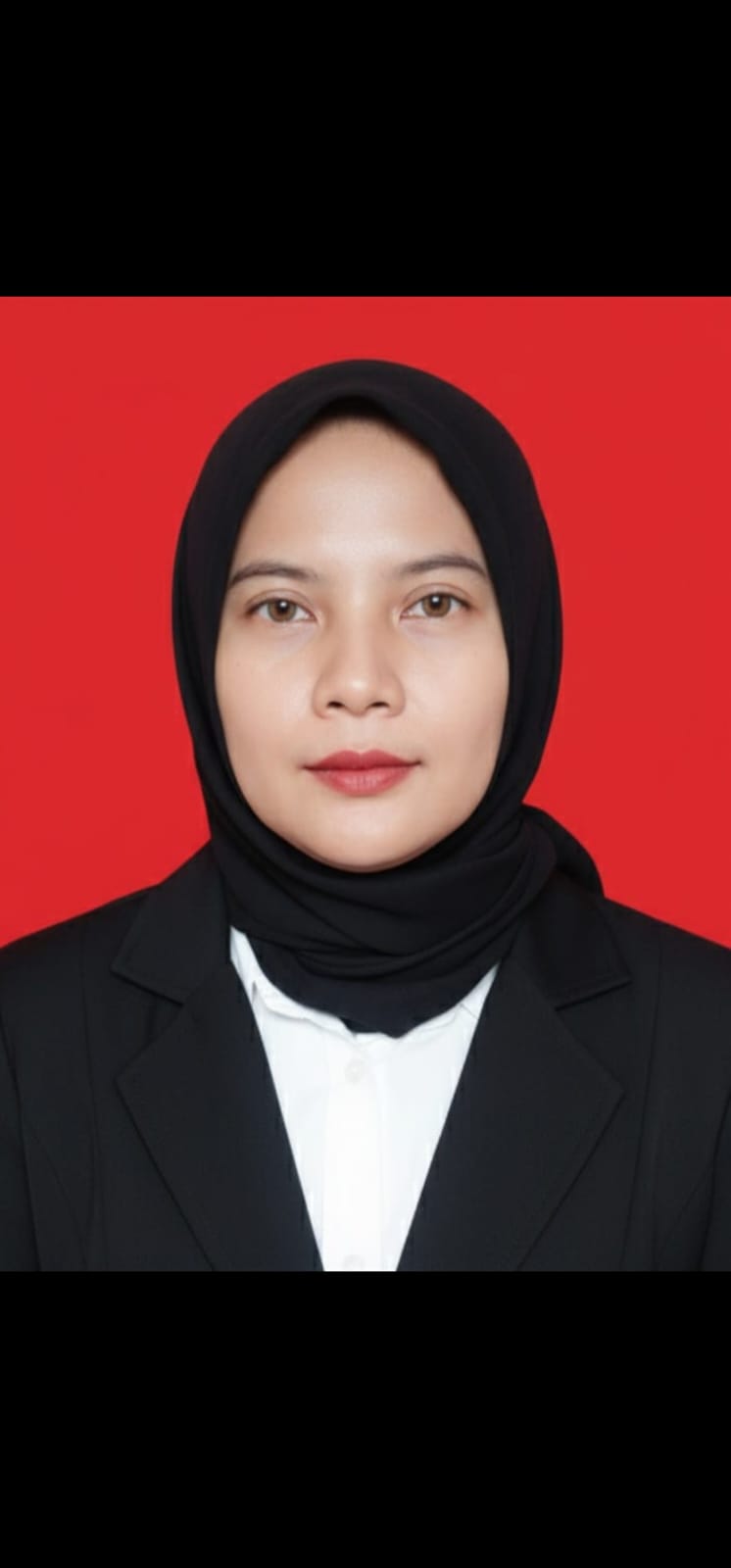 Dea Larissa, S.H., M.H